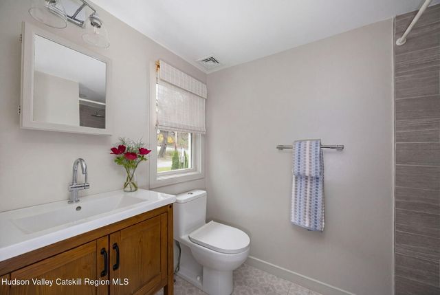 39 N Broadway, Kingston, NY 12401