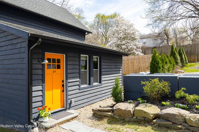 39 N Broadway, Kingston, NY 12401