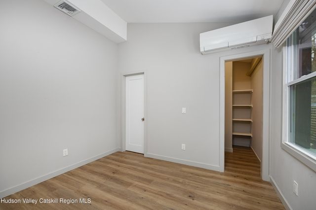 39 N Broadway, Kingston, NY 12401