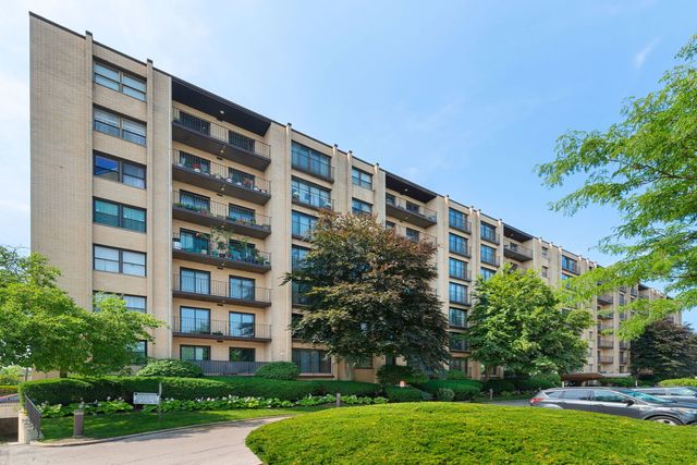 4601 W Touhy Avenue 408, Lincolnwood, IL 60712