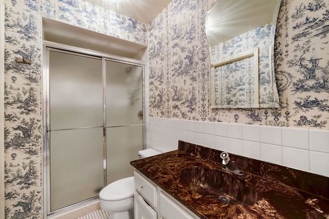 4601 W Touhy Avenue 408, Lincolnwood, IL 60712