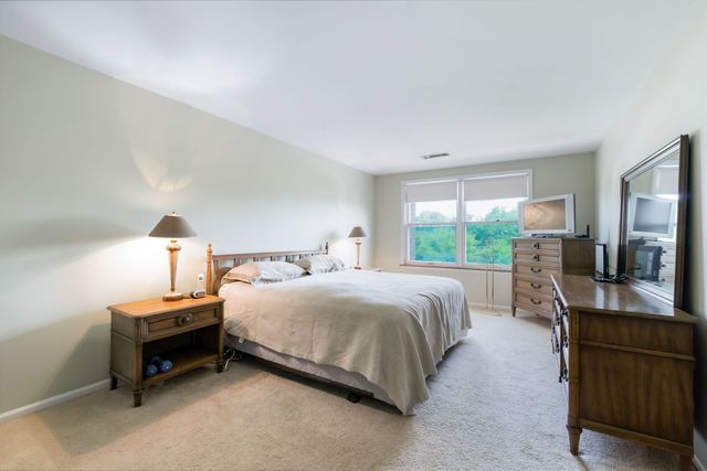 4601 W Touhy Avenue 408, Lincolnwood, IL 60712