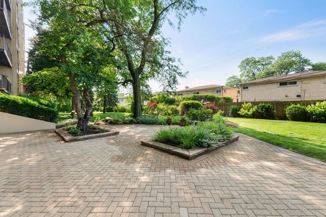 4601 W Touhy Avenue 408, Lincolnwood, IL 60712