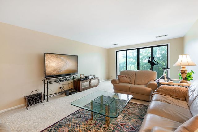 4601 W Touhy Avenue 408, Lincolnwood, IL 60712