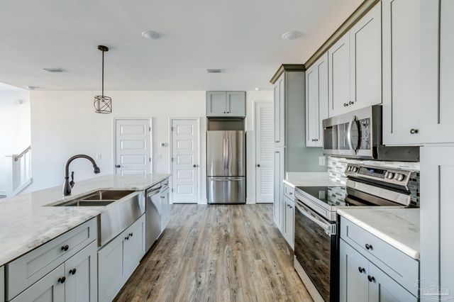 1409 Madelyn Woods Dr, Pensacola, FL 32506