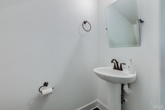 1409 Madelyn Woods Dr, Pensacola, FL 32506