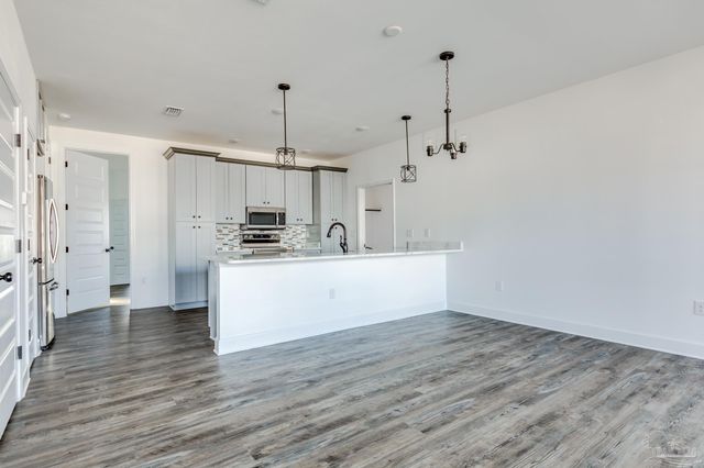 1409 Madelyn Woods Dr, Pensacola, FL 32506