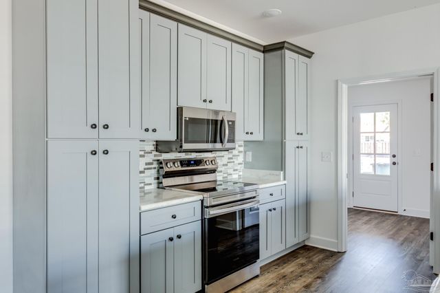 1409 Madelyn Woods Dr, Pensacola, FL 32506