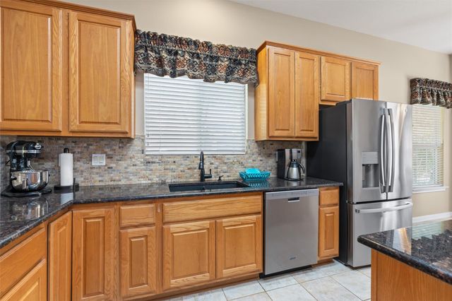 110 Persimmon LN, Georgetown, TX 78633