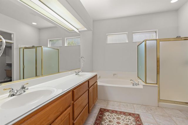 110 Persimmon LN, Georgetown, TX 78633