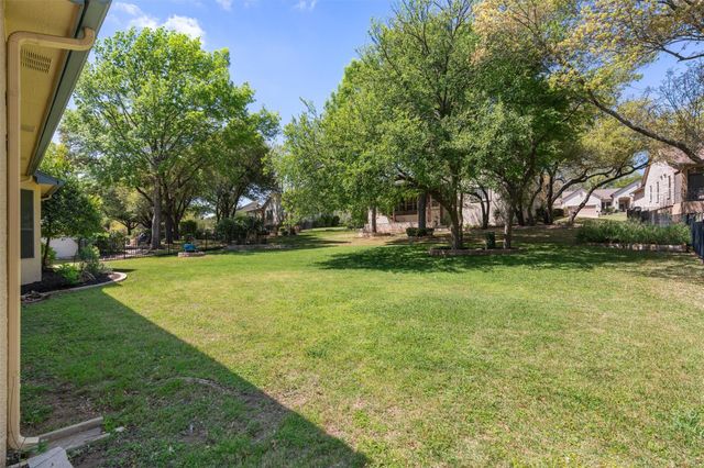 110 Persimmon LN, Georgetown, TX 78633