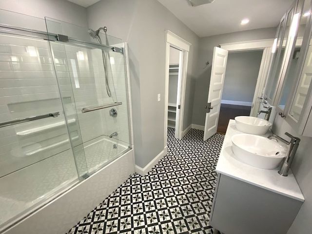 126 Bayswater St 126, Boston, MA 02128