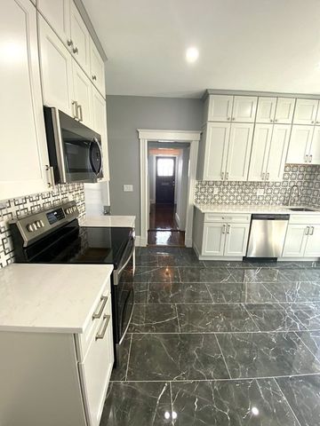 126 Bayswater St 126, Boston, MA 02128