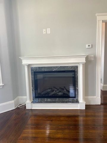 126 Bayswater St 126, Boston, MA 02128