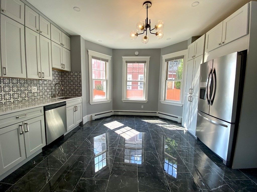 126 Bayswater St 126, Boston, MA 02128