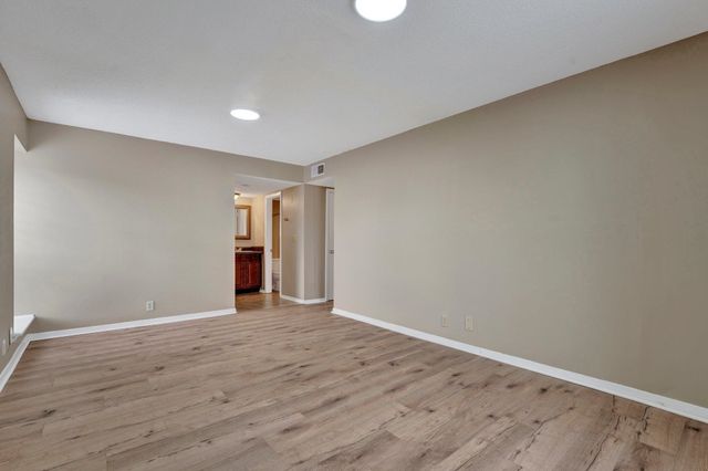 6600 Poplar Woods Cir S Apt 4, Germantown, TN 38138