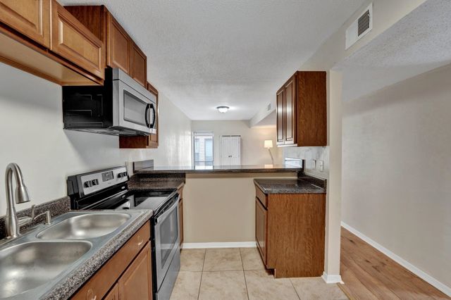 6600 Poplar Woods Cir S Apt 4, Germantown, TN 38138