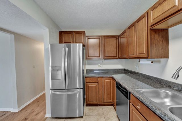 6600 Poplar Woods Cir S Apt 4, Germantown, TN 38138