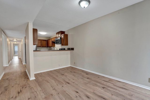 6600 Poplar Woods Cir S Apt 4, Germantown, TN 38138
