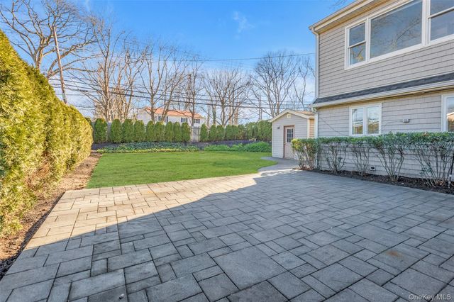 29 Aspen Road, Kings Park, NY 11754