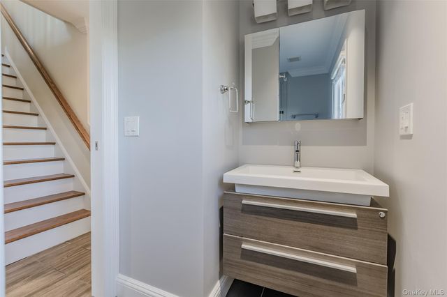 29 Aspen Road, Kings Park, NY 11754