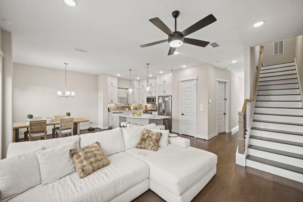 10936 Keaton Landing Drive, Houston, TX 77043