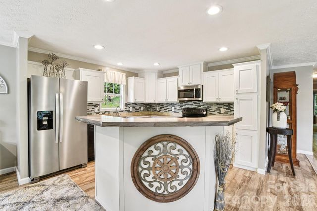 6 Hall Family Drive, Black Mountain, NC 28711