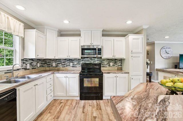 6 Hall Family Drive, Black Mountain, NC 28711