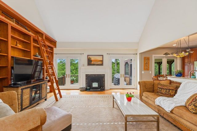 55 Chestnut Hill Road, Dublin, NH 03444