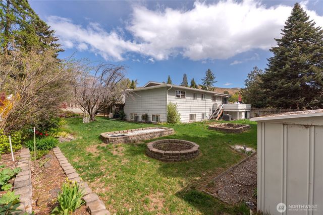 910 N Jennifer Lane, East Wenatchee, WA 98802