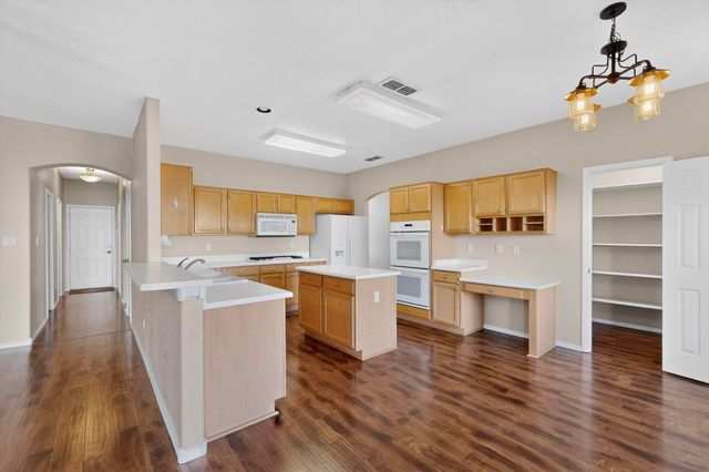 7619 Ramona Avenue NW, Albuquerque, NM 87114