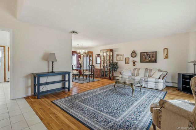 48 Eastfield Lane, Melville, NY 11747