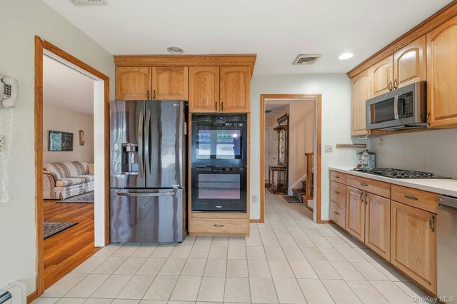 48 Eastfield Lane, Melville, NY 11747