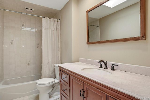 48 Eastfield Lane, Melville, NY 11747