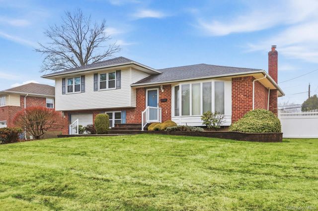 48 Eastfield Lane, Melville, NY 11747