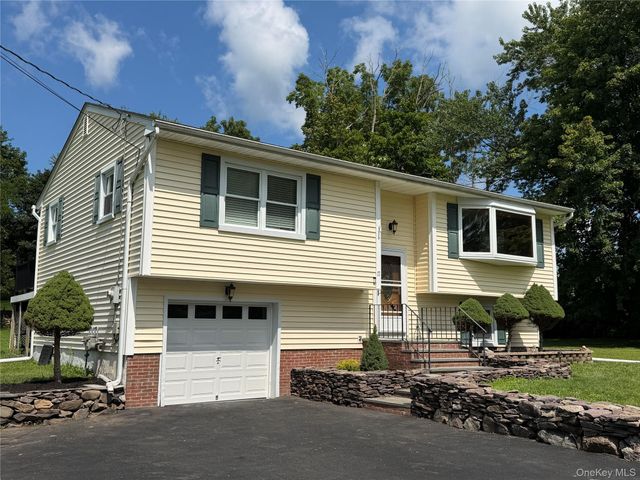 17 Hunter Street, Highland Mills, NY 10930