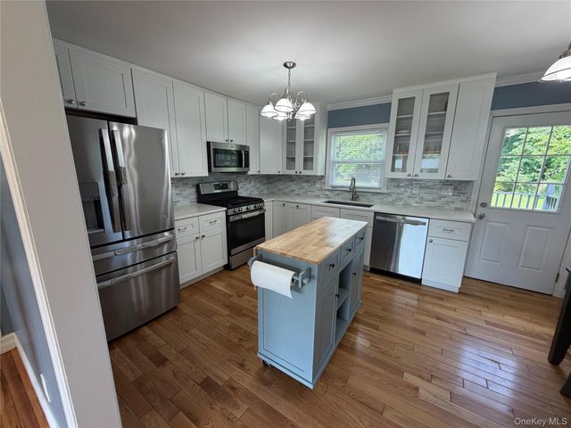 17 Hunter Street, Highland Mills, NY 10930