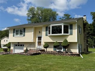 17 Hunter Street, Highland Mills, NY 10930