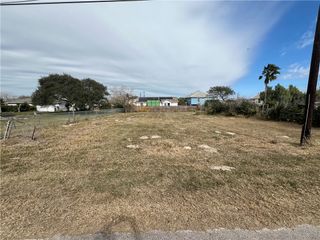 242 Sea Side Dr, Corpus Christi, TX 78418