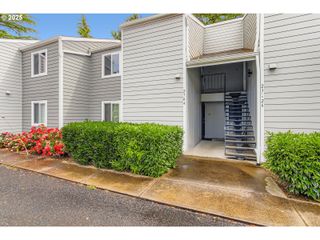 2704 Se 138TH Ave 24, Portland, OR 97236