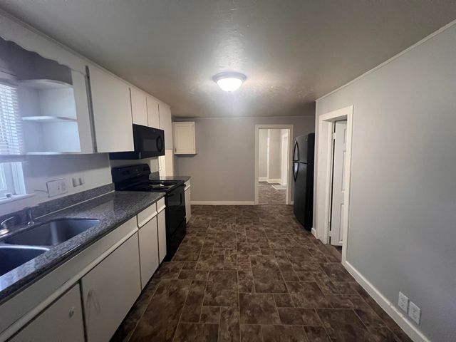 615 N Custer, Wichita, KS 67203