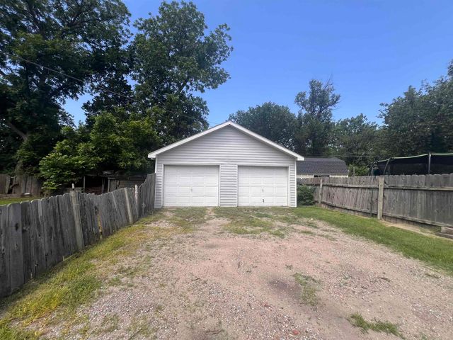 615 N Custer, Wichita, KS 67203