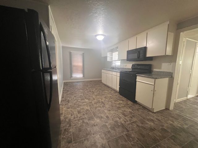 615 N Custer, Wichita, KS 67203