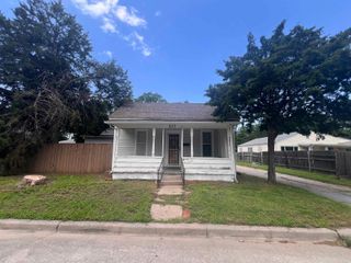 615 N Custer, Wichita, KS 67203