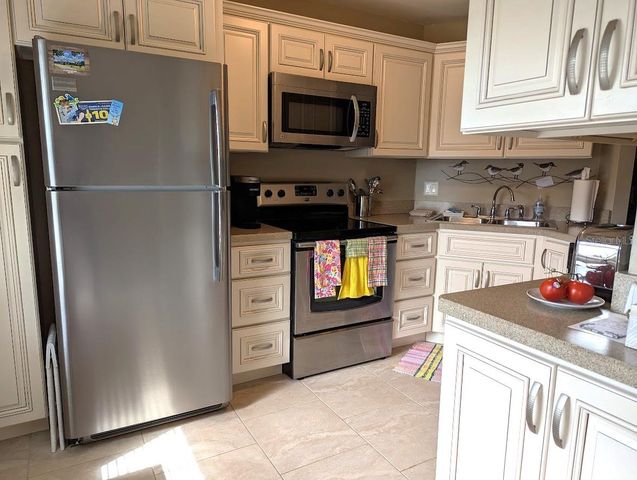 802 CORDOVA GREEN 802, Seminole, FL 33777