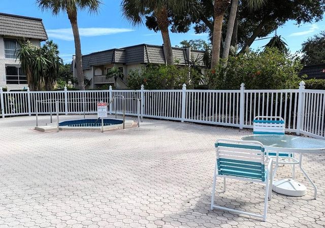 802 CORDOVA GREEN 802, Seminole, FL 33777