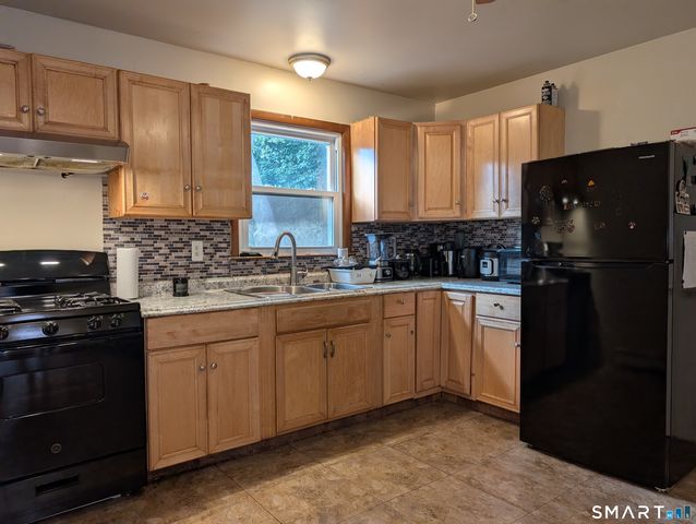 102 Lenox Avenue, Bridgeport, CT 06605