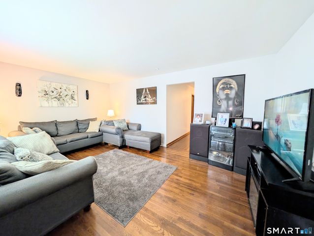 102 Lenox Avenue, Bridgeport, CT 06605
