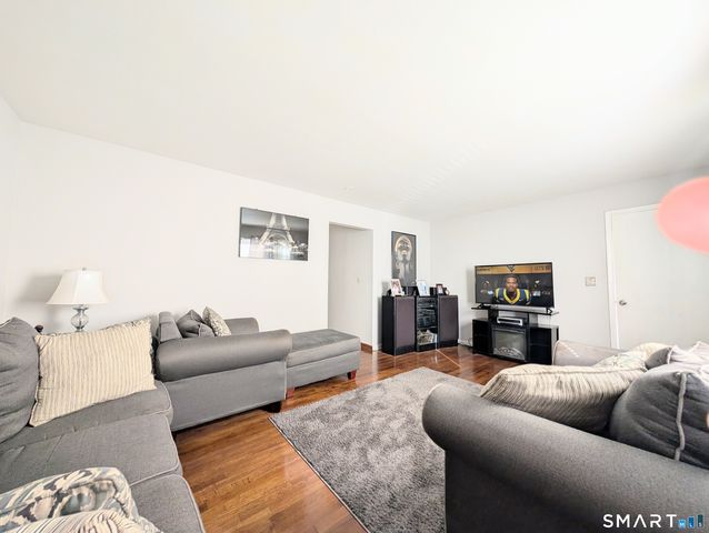 102 Lenox Avenue, Bridgeport, CT 06605