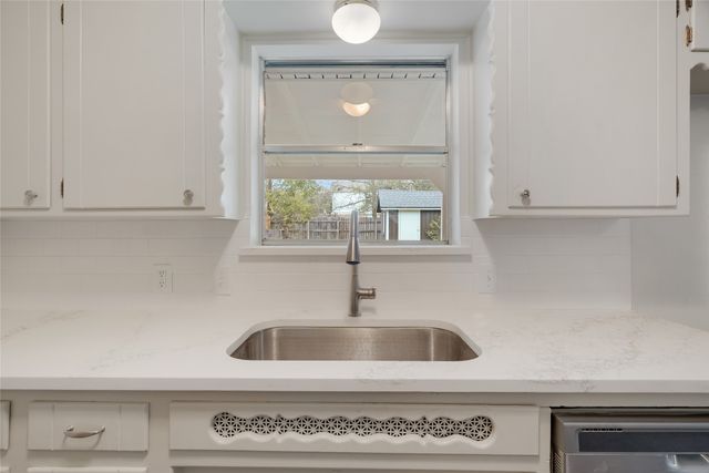 804 Natchez Avenue, Bedford, TX 76022